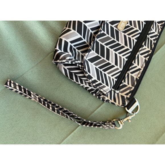 Baggallini Black White Chevron  Wristlet Bag Travel Organizer - Picture 7 of 7